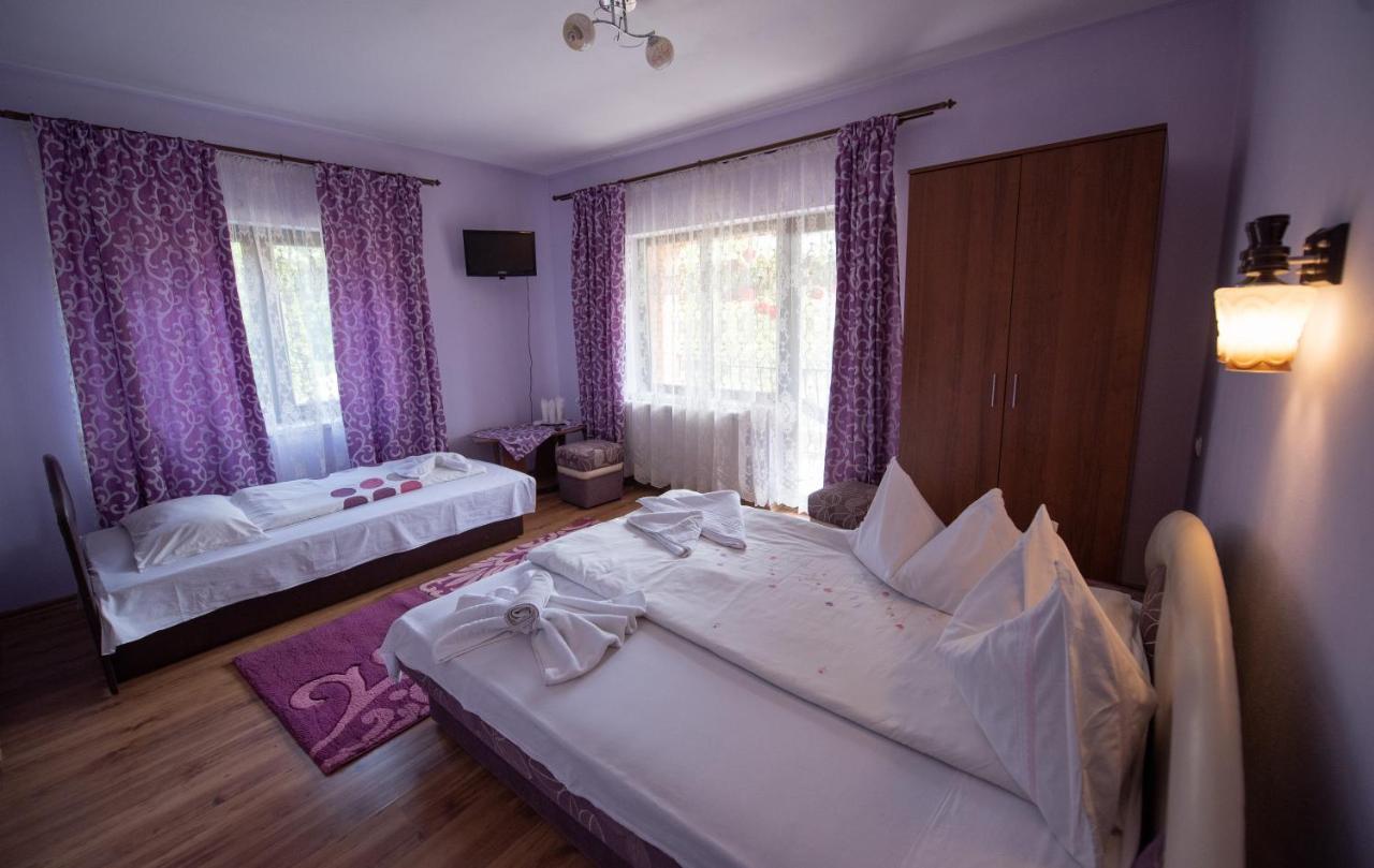 Dupa Apa La Razvan Sighetu Marmaţiei Buitenkant foto