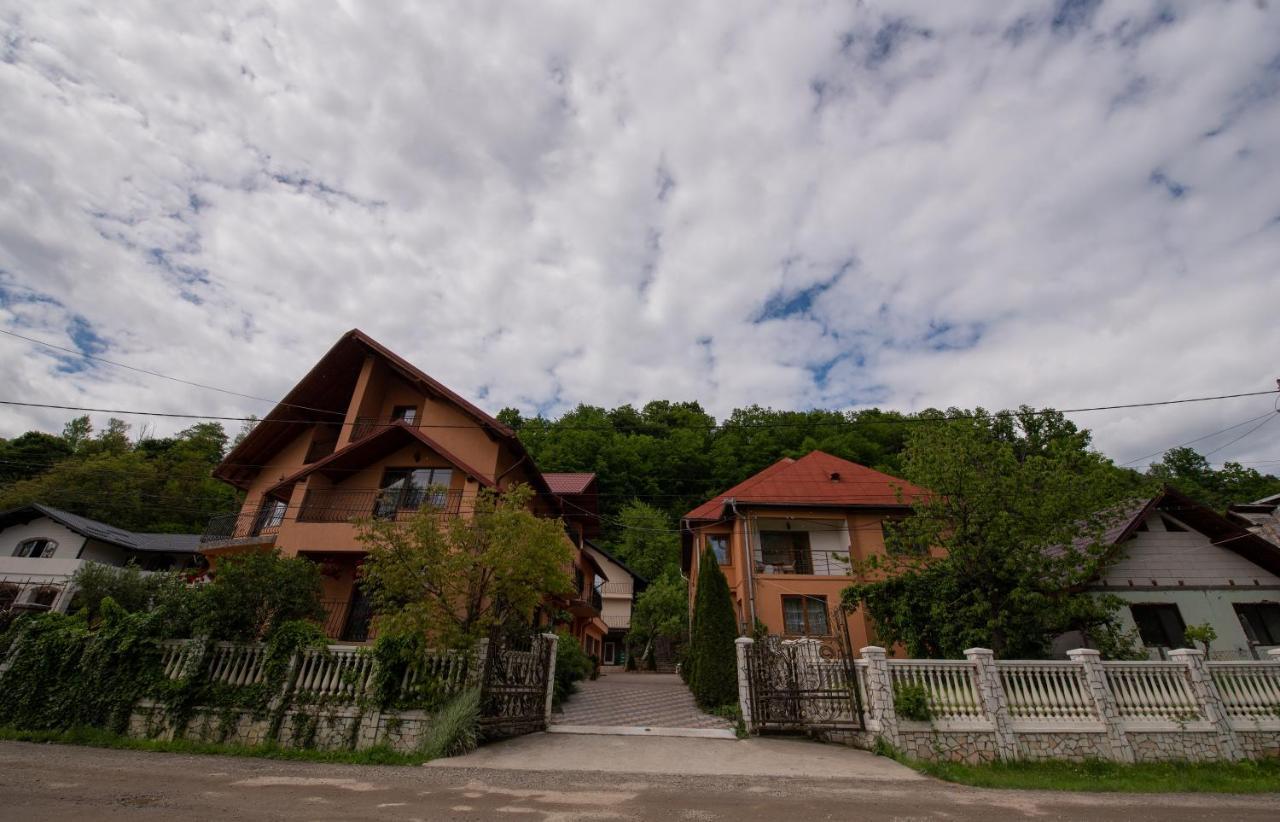 Dupa Apa La Razvan Sighetu Marmaţiei Buitenkant foto